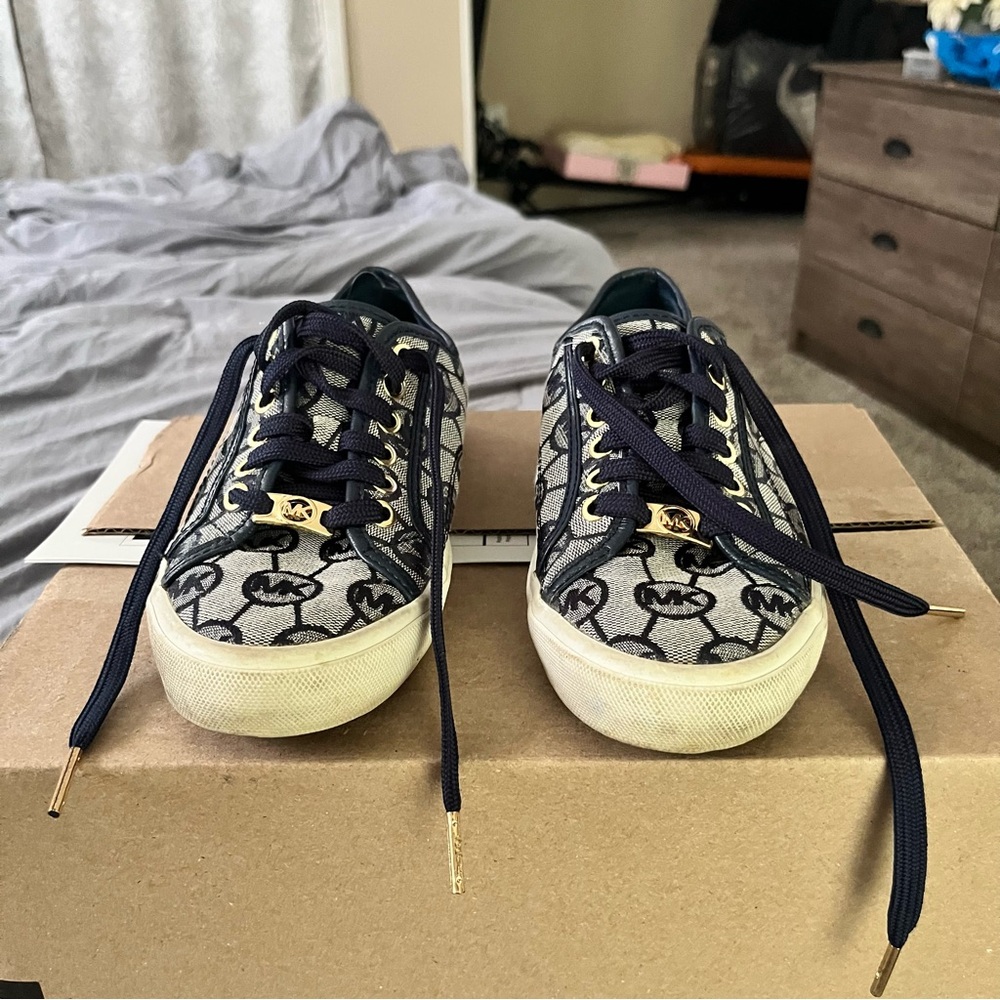 Michael Kors Kids' Patterned Navy and White Sneakers